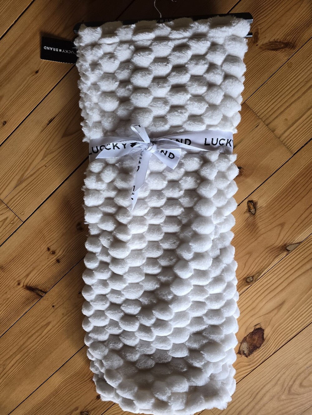 Lucky Brand White Plush Honeycomb Bath Throw